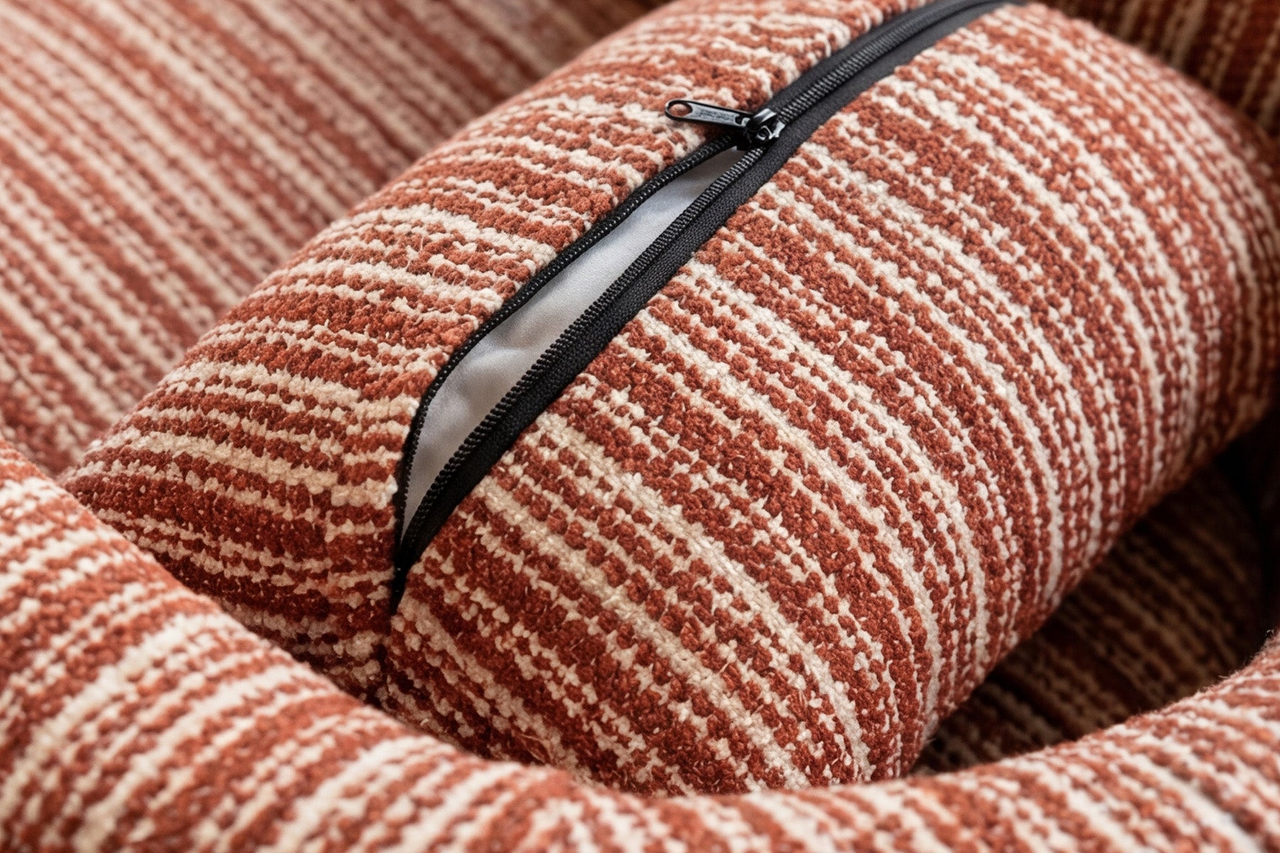 Avelyn Curved Lounge Chair