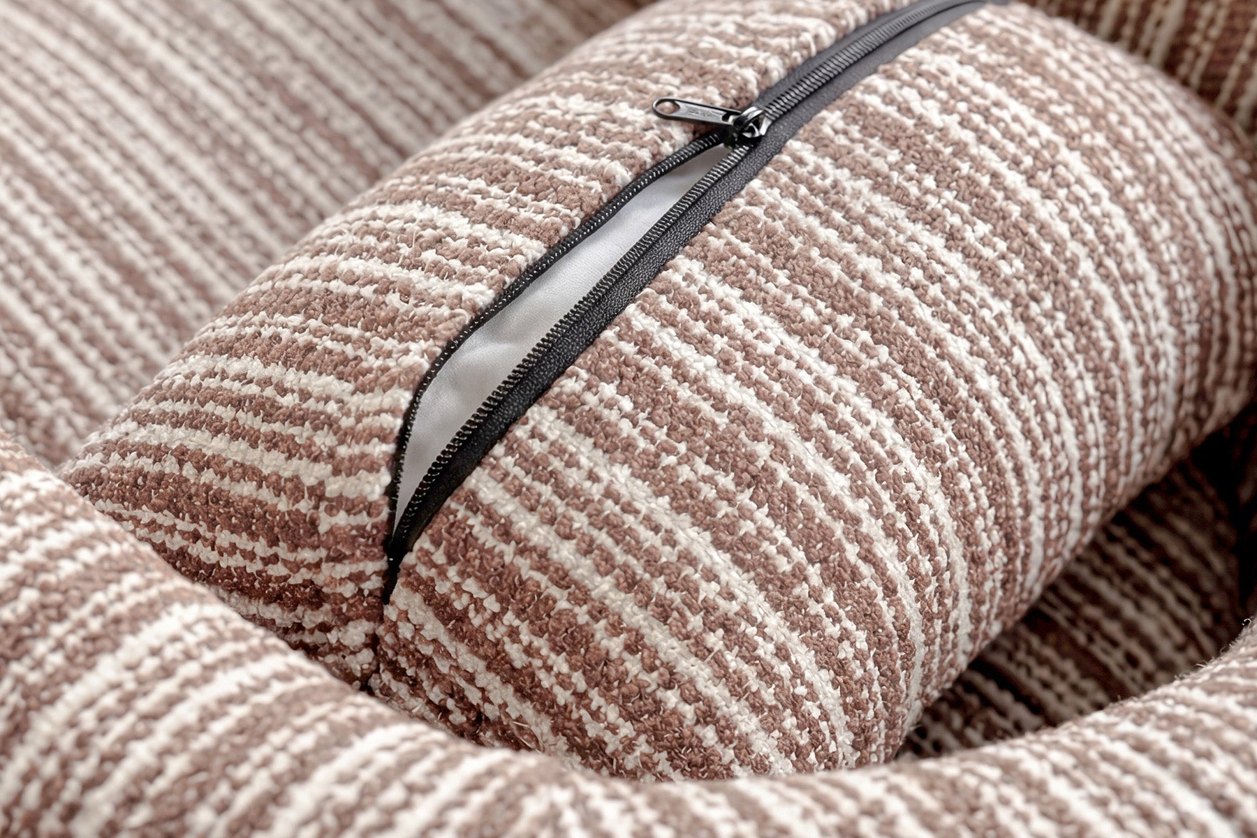 Avelyn Curved Lounge Chair