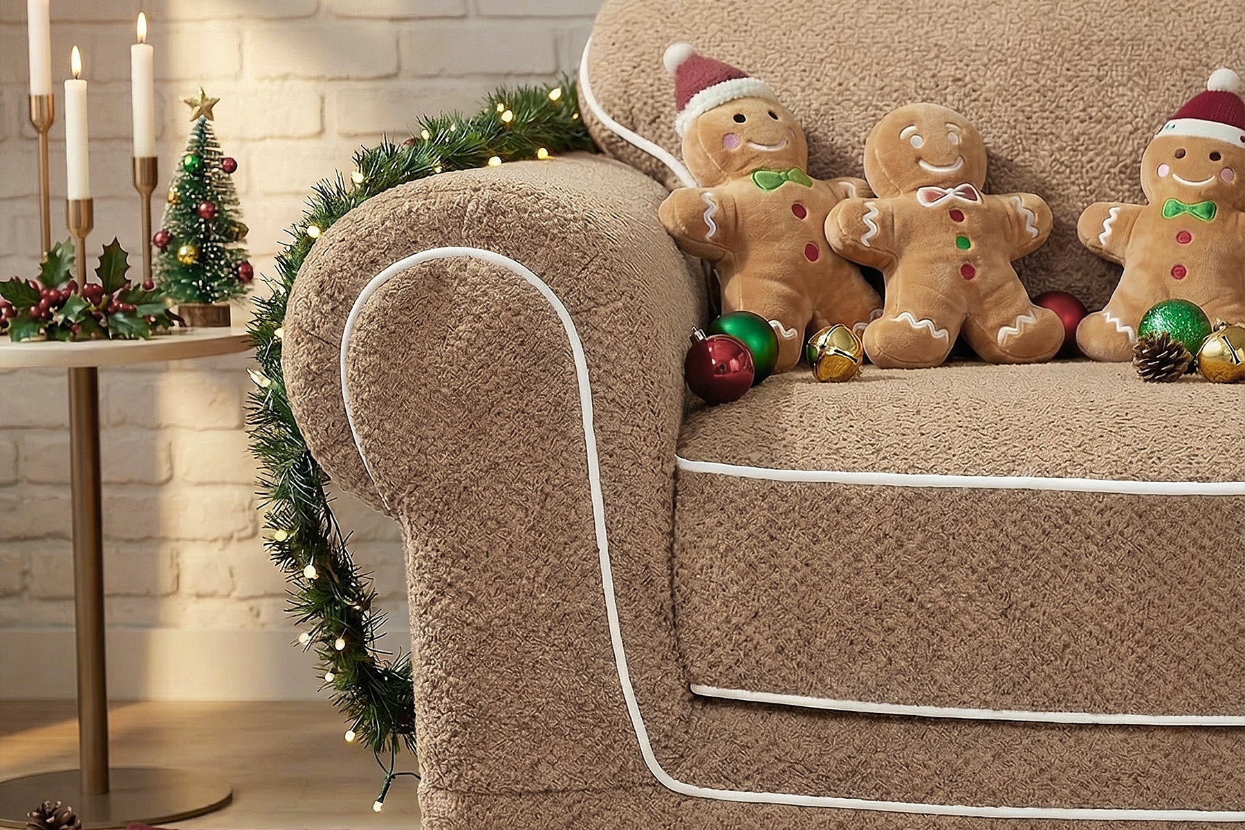 Nysa Roll-Arm Loveseat