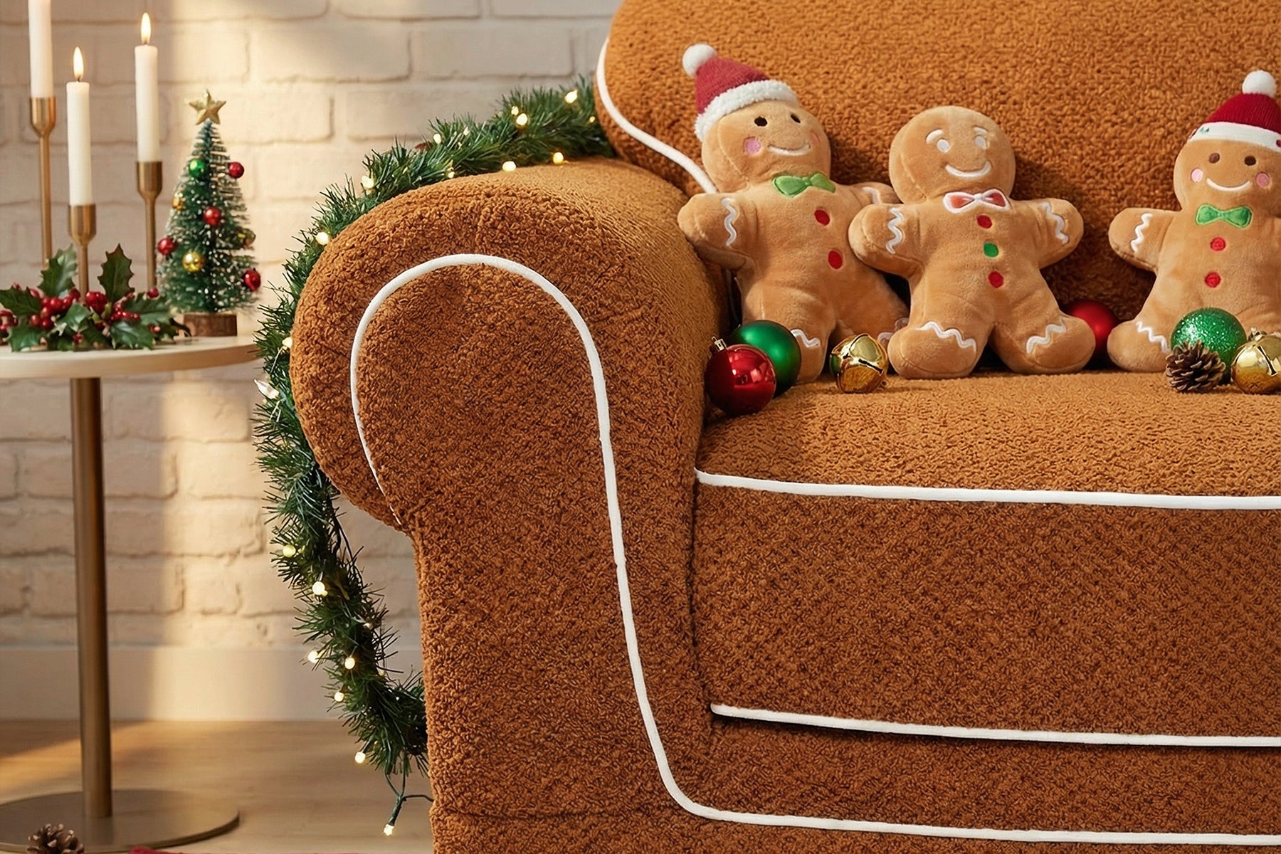 Nysa Roll-Arm Loveseat