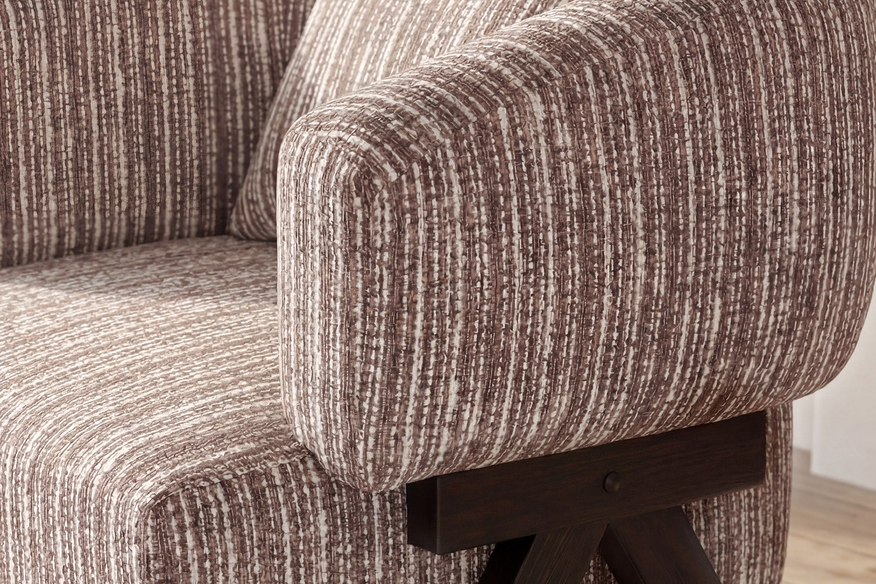 Avelyn Curved Lounge Chair