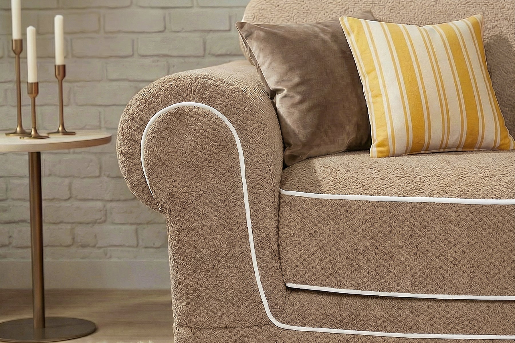 Nysa Roll-Arm Loveseat