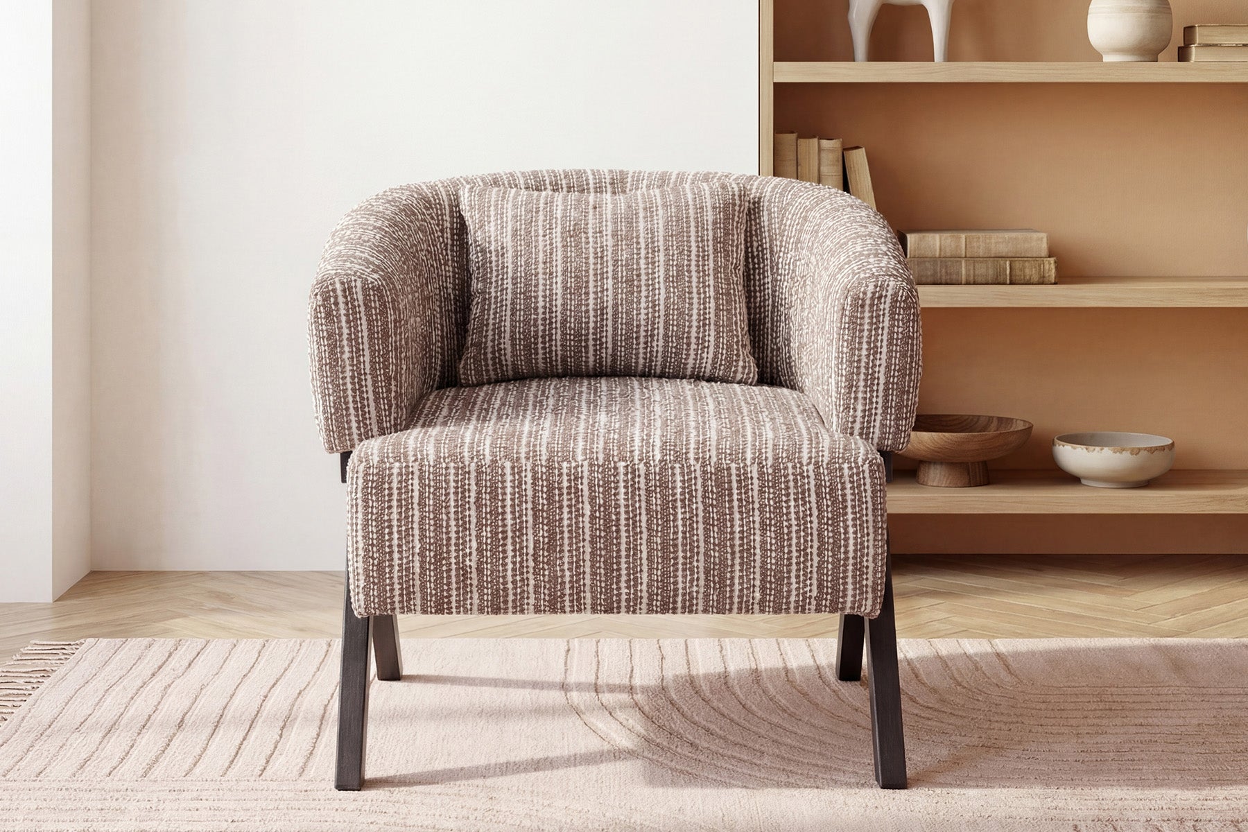 Avelyn Curved Lounge Chair